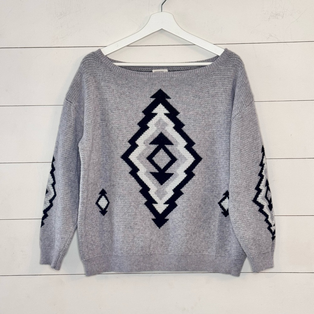 ANDTHEWHY Grey Sweater with Black and White Aztec Pattern Sz S/M